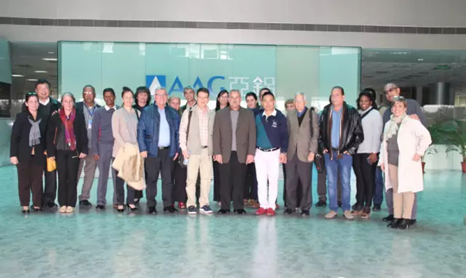 古巴工业部副部长率团考察“亚铝集团”