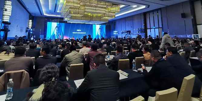 新思维、新势力、新零售、新格局，首届定制标杆企业家领袖峰会成功举办