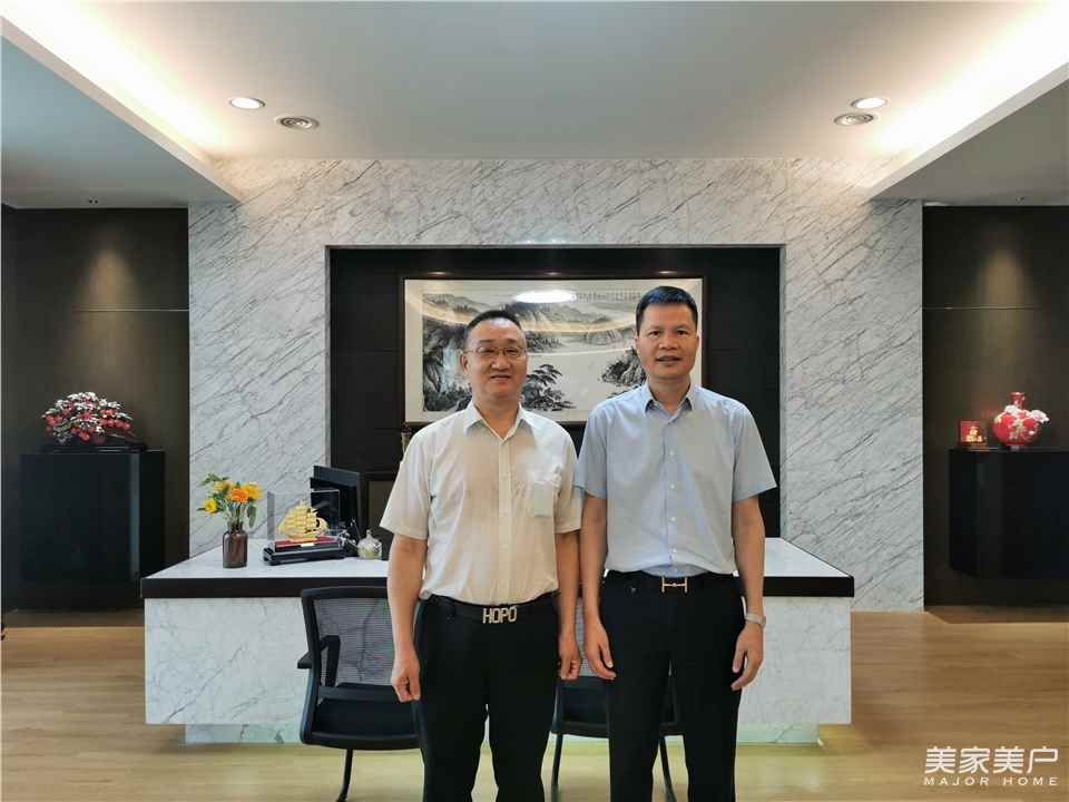 广东省门业协会秘书长徐生到访佛山市南海区铝型材行业协会会长、广东华昌铝厂有限公司董事长潘伟深